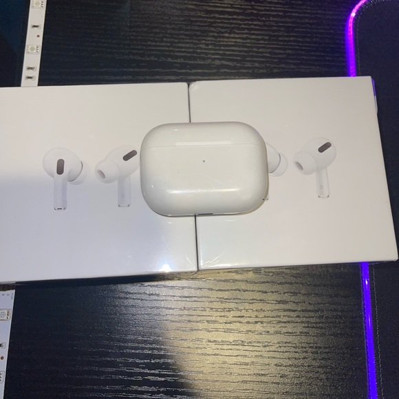 Apple Earbuds